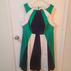 GILI Green Navy & White Colorblock Dress